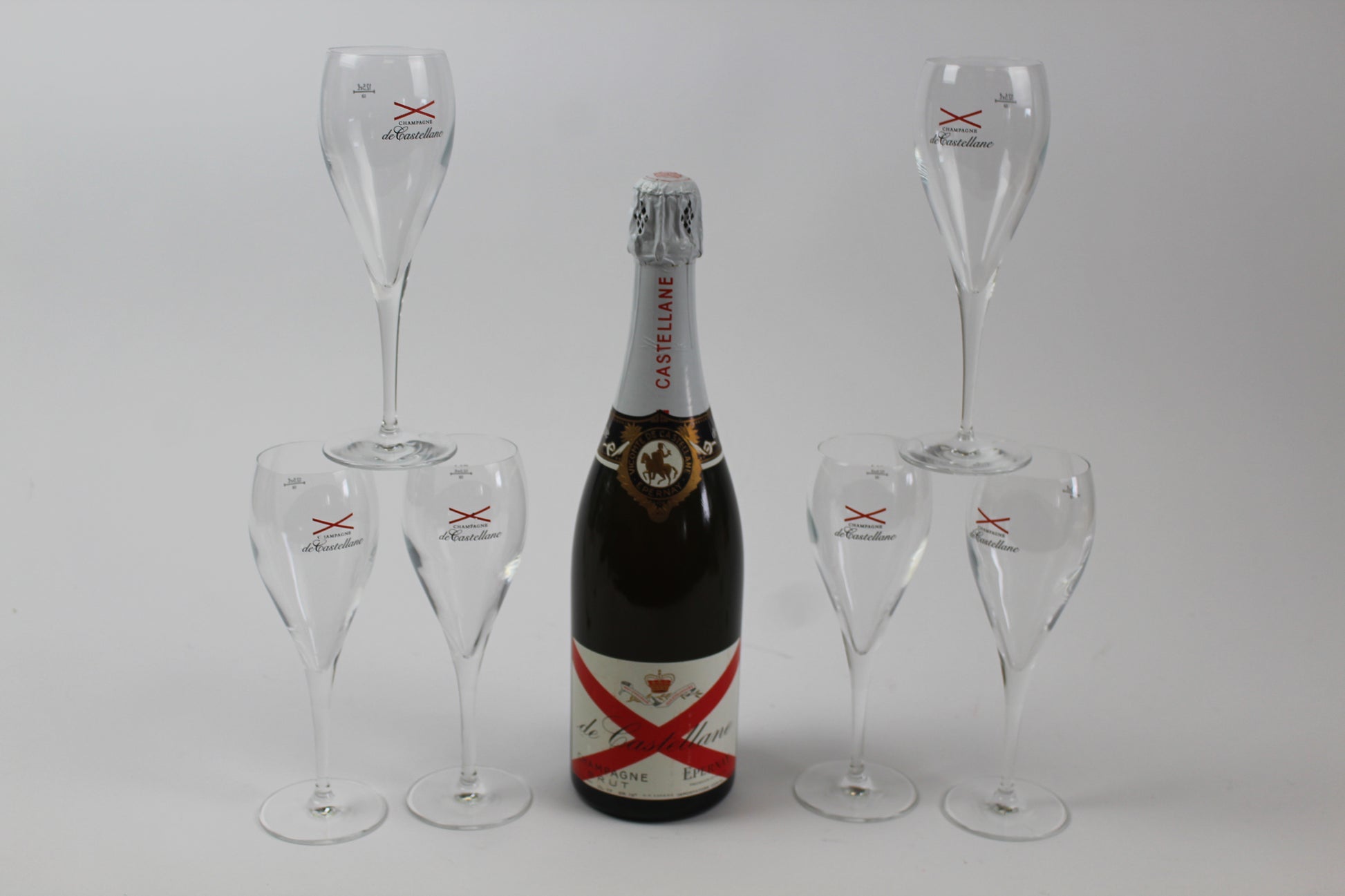 Champagne picnic set Champagne, glasses and hamper with Free UK delivery, summer