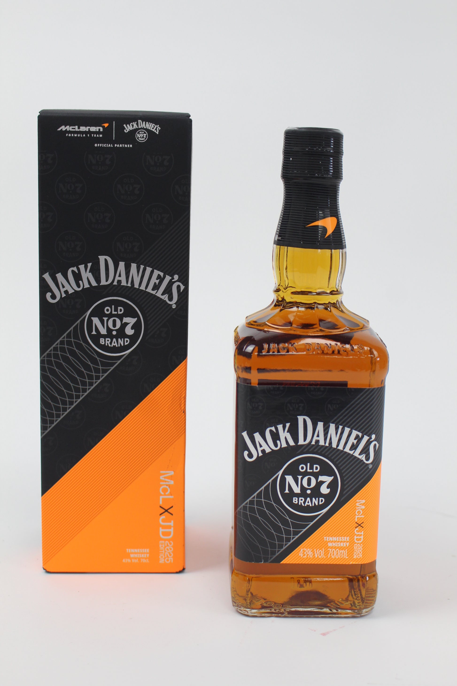 Jack Daniels Whiskey Mclaren Formula 1 edition gift set with a free giftag