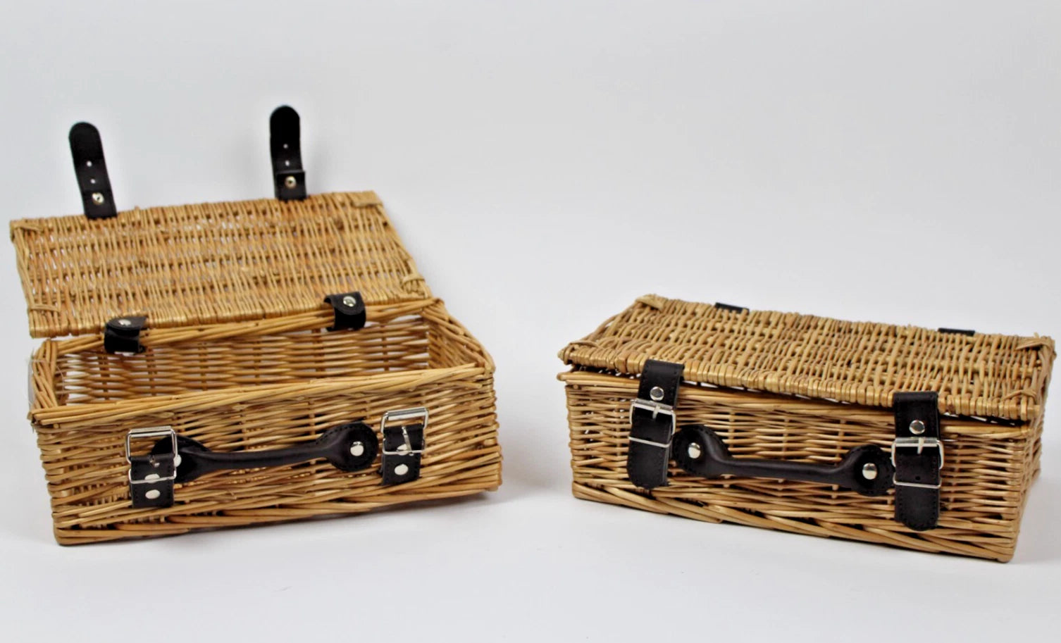 Wicker picnic baskets Listing for X2 small 30 x 20 X 10Cm baskets Ideal gifts